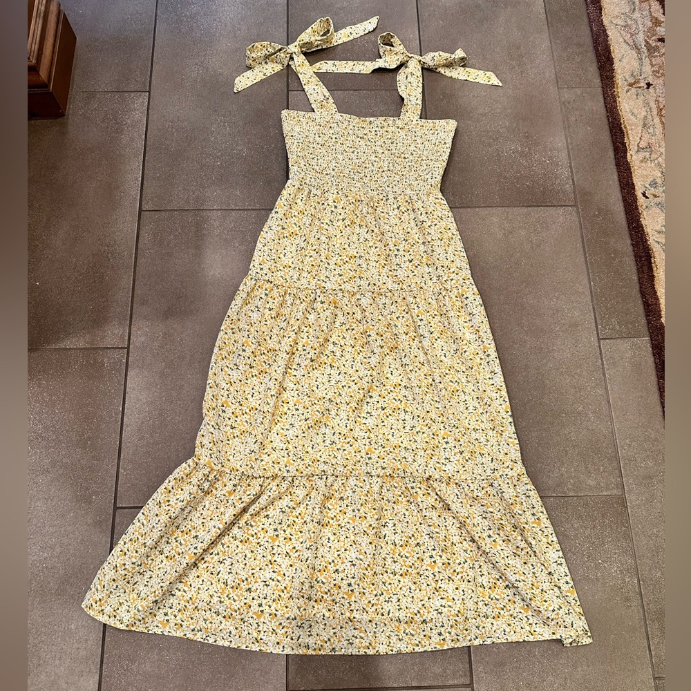 Sam Edelman size 4 Yellow Maxi Dress Smocked w/ Tie Straps Excellent Condition